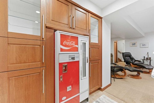228 Cantrell Place Sw, Calgary, AB - Indoor Photo Showing Other Room
