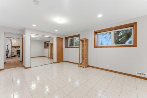 228 Cantrell Place Sw, Calgary, AB - Indoor Photo Showing Other Room