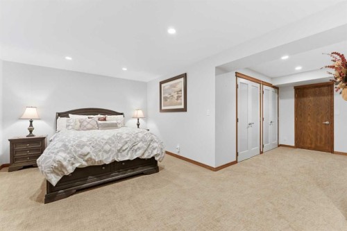 228 Cantrell Place Sw, Calgary, AB - Indoor Photo Showing Bedroom