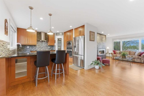 228 Cantrell Place Sw, Calgary, AB - Indoor Photo Showing Kitchen With Upgraded Kitchen