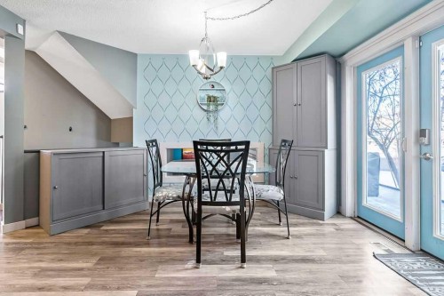 851 Mckenzie Drive Se, Calgary, AB - Indoor