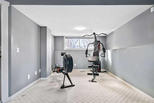 851 Mckenzie Drive Se, Calgary, AB - Indoor
