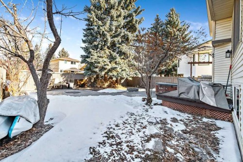 851 Mckenzie Drive Se, Calgary, AB - Outdoor