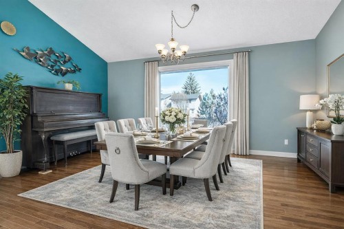 851 Mckenzie Drive Se, Calgary, AB - Indoor Photo Showing Dining Room