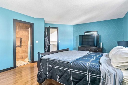 851 Mckenzie Drive Se, Calgary, AB - Indoor Photo Showing Bedroom