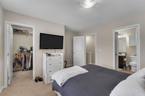 1002-1001 8 Street Nw, Airdrie, AB - Indoor Photo Showing Bedroom