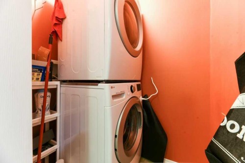 102-6315 Ranchview Drive Nw, Calgary, AB - Indoor Photo Showing Laundry Room
