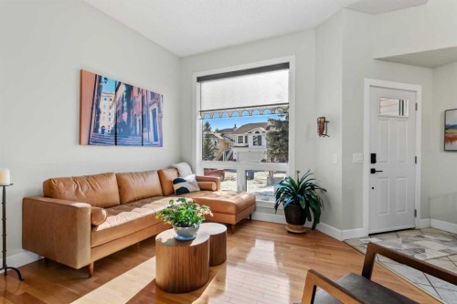 49 Macewan Ridge Close Nw, Calgary, AB - Indoor Photo Showing Living Room