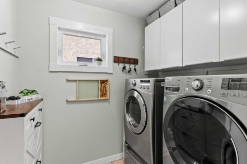 49 Macewan Ridge Close Nw, Calgary, AB - Indoor Photo Showing Laundry Room