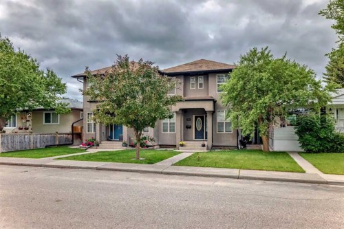 4347 2 Street Nw, Calgary, AB - Outdoor With Facade