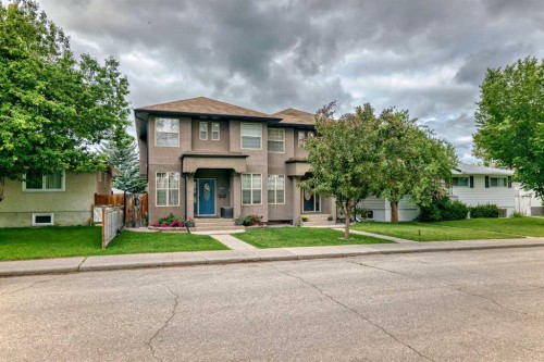 4347 2 Street Nw, Calgary, AB - Outdoor With Facade