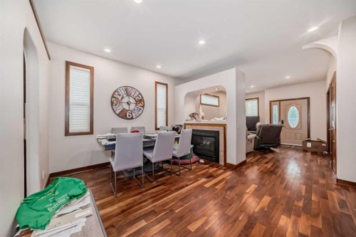 4347 2 Street Nw, Calgary, AB - Indoor With Fireplace