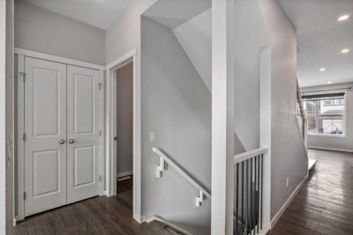 77 Masters Street Se, Calgary, AB - Indoor Photo Showing Other Room