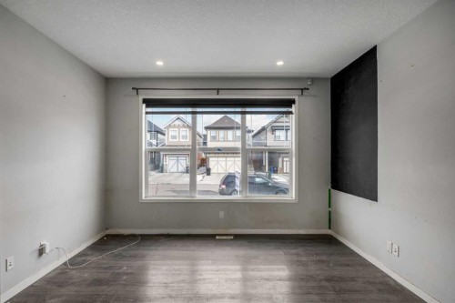 77 Masters Street Se, Calgary, AB - Indoor Photo Showing Other Room