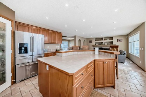 3767 Springbank Drive Sw, Calgary, AB - Indoor Photo Showing Kitchen