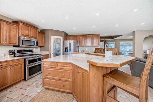 3767 Springbank Drive Sw, Calgary, AB - Indoor Photo Showing Kitchen With Stainless Steel Kitchen