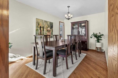 31 River Rock Manor Se, Calgary, AB - Indoor Photo Showing Dining Room