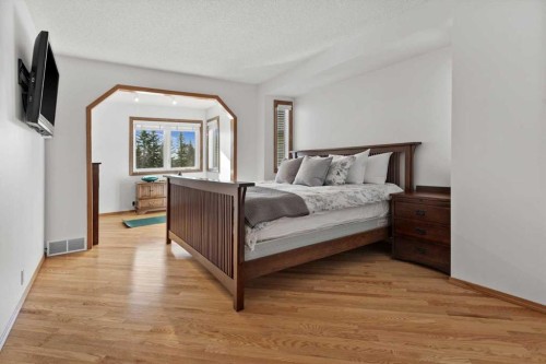 31 River Rock Manor Se, Calgary, AB - Indoor Photo Showing Bedroom