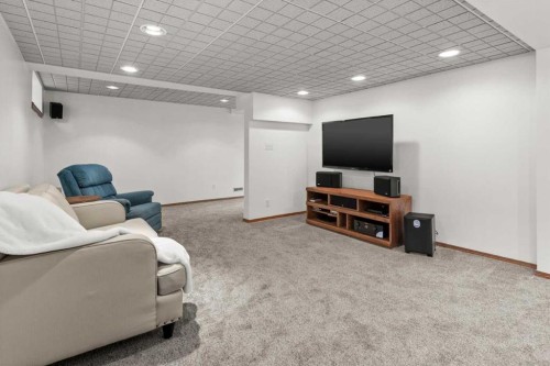 31 River Rock Manor Se, Calgary, AB - Indoor
