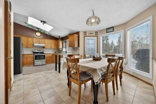 108 Hawkstone Close Nw, Calgary, AB - Indoor Photo Showing Dining Room