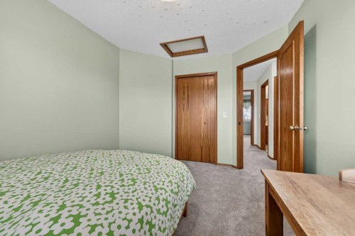 108 Hawkstone Close Nw, Calgary, AB - Indoor Photo Showing Bedroom
