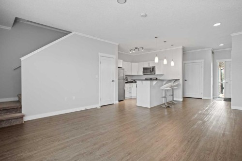 100-351 Monteith Drive Se, High River, AB - Indoor Photo Showing Kitchen