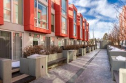 203-2717 17 Street SW Calgary, AB T2T 4N4