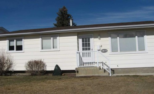 6 westrose Avenue WEST Claresholm, AB T0L 0T0