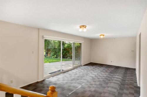 427 Willow Grove Crescent Se, Calgary, AB - Indoor Photo Showing Other Room