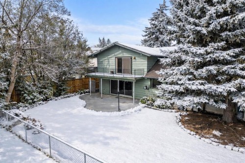 427 Willow Grove Crescent Se, Calgary, AB - Outdoor