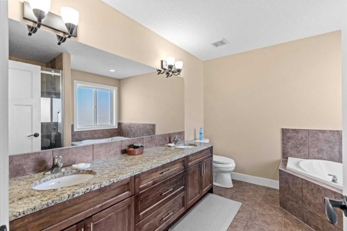 1269 Sherwood Boulevard Nw, Calgary, AB - Indoor Photo Showing Bathroom