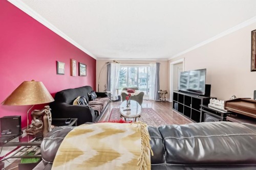 17007 Sunvale Road Se, Calgary, AB - Indoor Photo Showing Living Room
