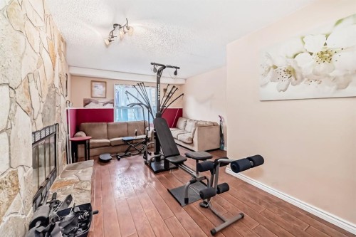 17007 Sunvale Road Se, Calgary, AB - Indoor