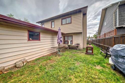 17007 Sunvale Road Se, Calgary, AB - Outdoor With Exterior