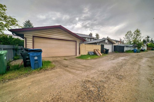 17007 Sunvale Road Se, Calgary, AB - Outdoor With Exterior