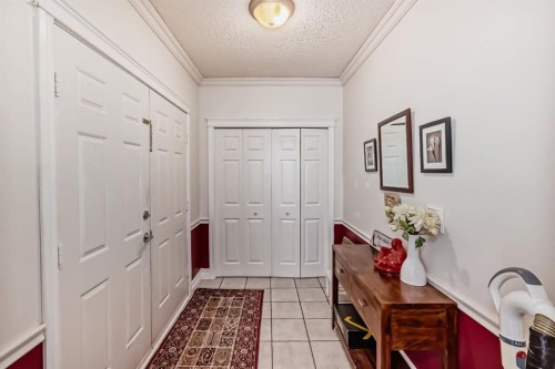 17007 Sunvale Road Se, Calgary, AB - Indoor Photo Showing Other Room