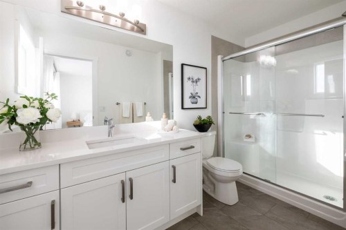 970 Edgefield Avenue, Strathmore, AB - Indoor Photo Showing Bathroom