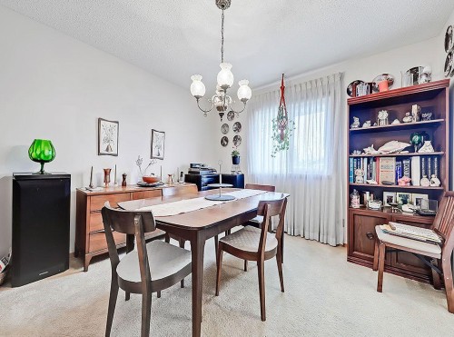 9432 Almond Crescent Se, Calgary, AB - Indoor