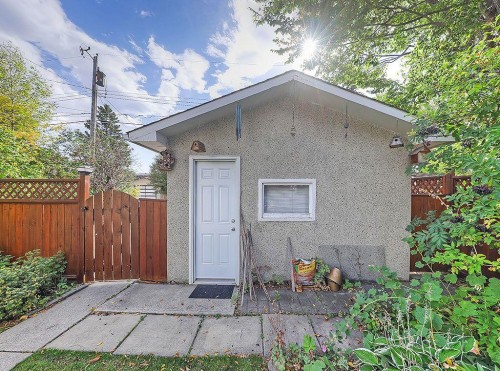 9432 Almond Crescent Se, Calgary, AB - Outdoor