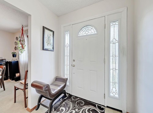 9432 Almond Crescent Se, Calgary, AB - Indoor Photo Showing Other Room