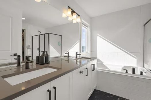 75 Royston Heath Nw, Calgary, AB - Indoor Photo Showing Other Room