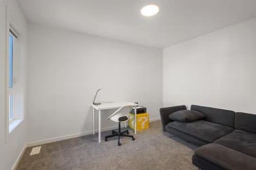 75 Royston Heath Nw, Calgary, AB - Indoor