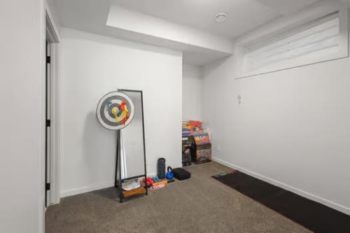 75 Royston Heath Nw, Calgary, AB - Indoor Photo Showing Other Room