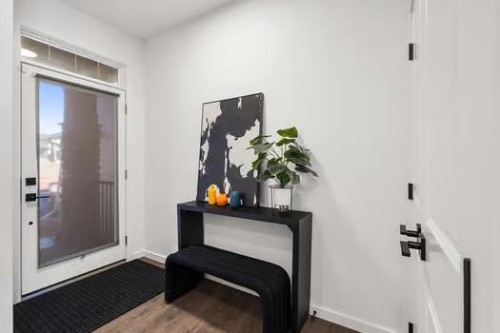 75 Royston Heath Nw, Calgary, AB - Indoor Photo Showing Other Room