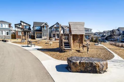 75 Royston Heath Nw, Calgary, AB - Outdoor