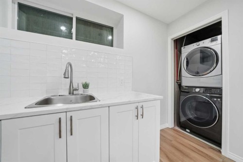 189 Elgin Meadows Park Se, Calgary, AB - Indoor Photo Showing Laundry Room