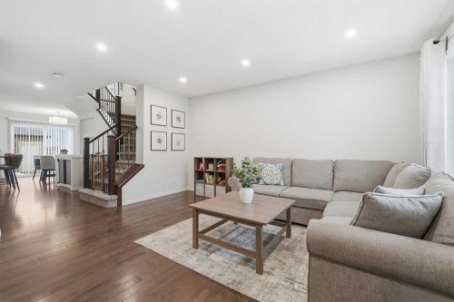 189 Elgin Meadows Park Se, Calgary, AB - Indoor Photo Showing Living Room