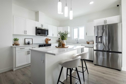 978 Edgefield Avenue, Strathmore, AB - Indoor Photo Showing Kitchen With Upgraded Kitchen