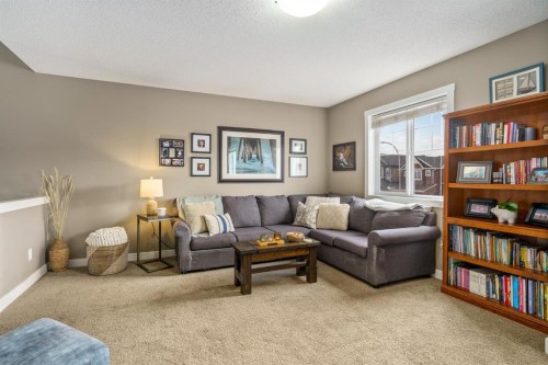 109 Ranch Rise, Strathmore, AB - Indoor Photo Showing Living Room