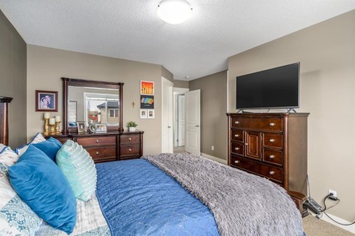 109 Ranch Rise, Strathmore, AB - Indoor Photo Showing Bedroom